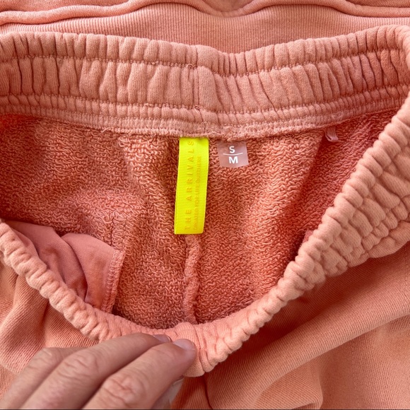 The Arrivals set - Picture 3 of 12